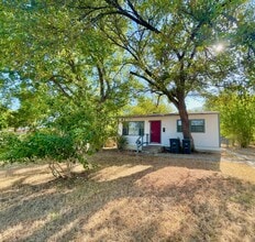 Building Photo - 1018 Shofner St