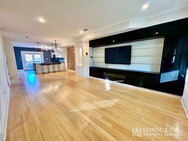 Foto del edificio - 4716 8th St NW