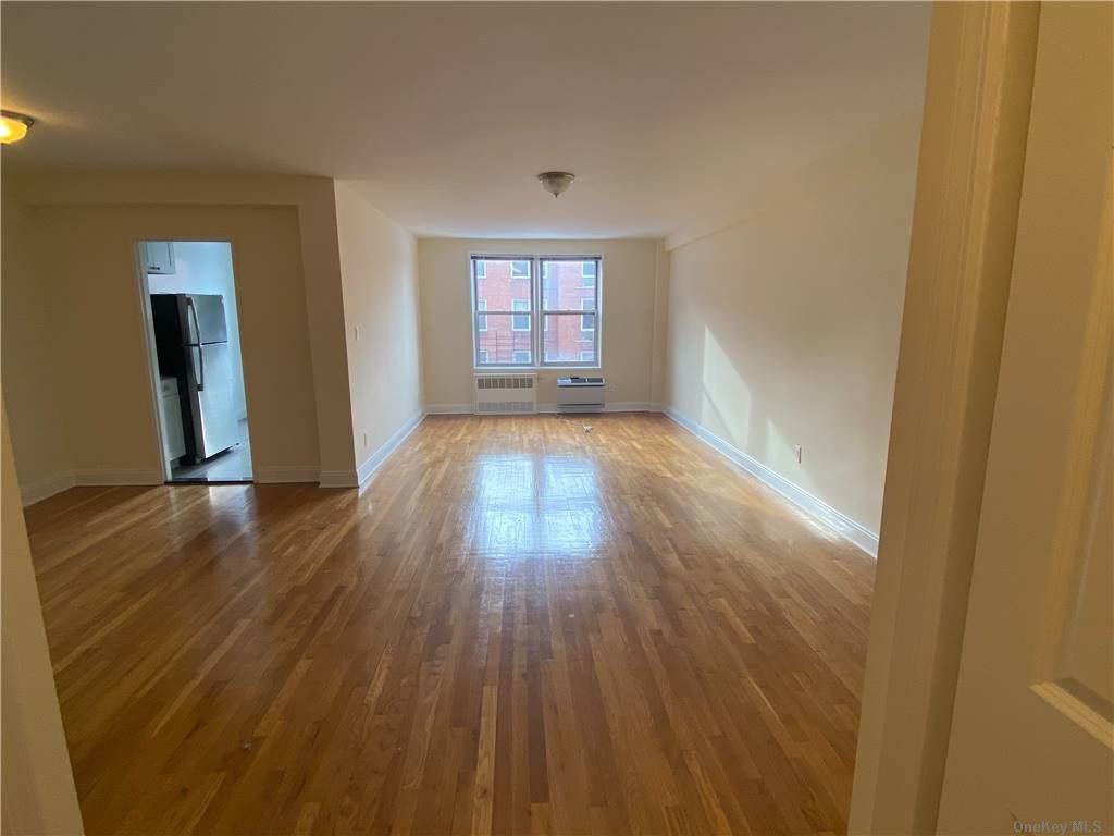 Foto principal - 79-25 150th St
