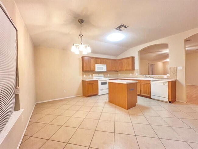 Foto del edificio - 222 Mossy Rock Dr