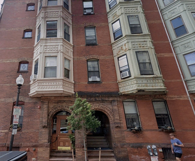 Building Photo - 19 Garrison St