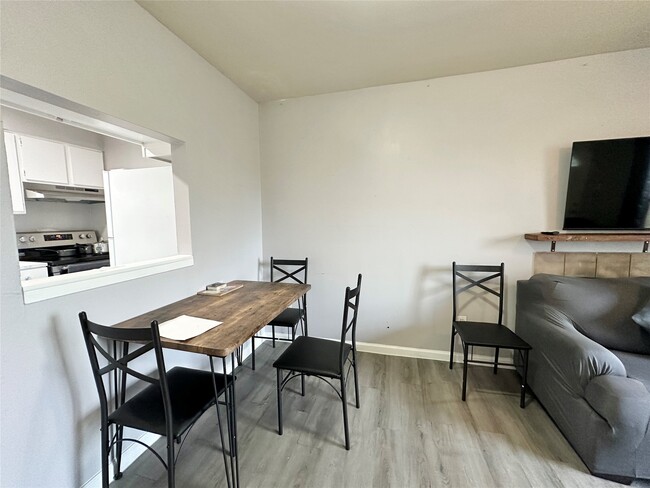 Foto del edificio - 4109 Lark Ln