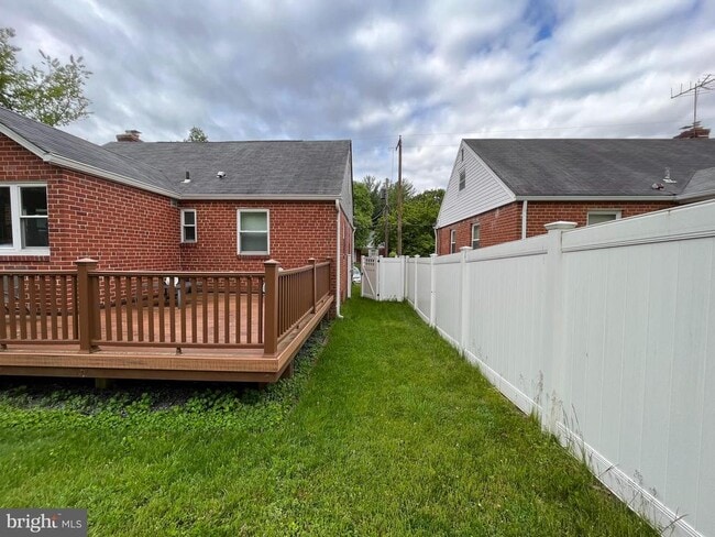 Building Photo - 10603 Edgewood Ave