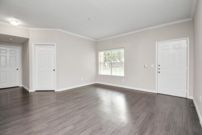 Foto del edificio - 11355 Richmond Ave.