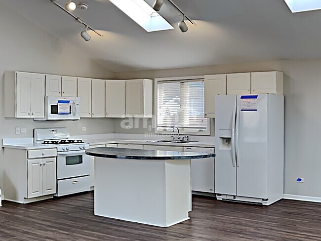 Foto del edificio - 121 Valleywood Dr