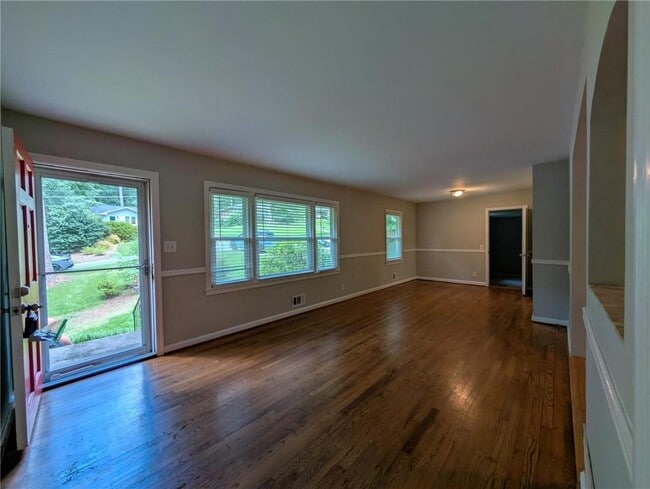 Building Photo - 1061 Homewood Ct