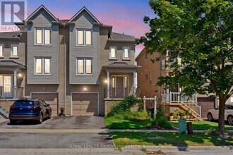 Building Photo - 36 Moorefield Dr