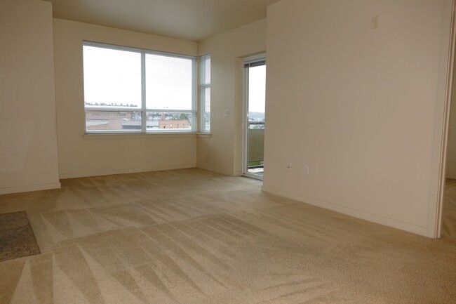 Foto del edificio - Top Floor 1 Bedroom Condo with All Utiliti...