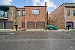 Building Photo - 713 S Madison Pl