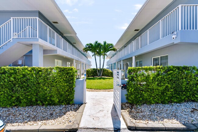 Building Photo - 604 N Ocean Blvd