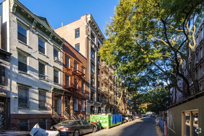Foto del edificio - 236 E 5th St