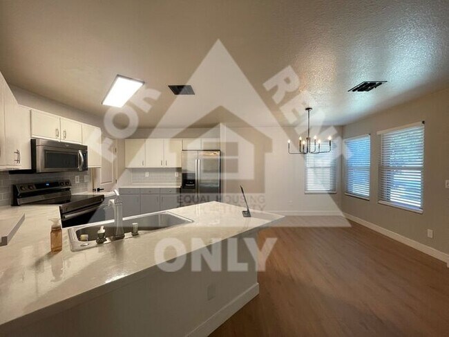 Building Photo - Great 3 Bed, 2 Bath with Open Floor Plan!