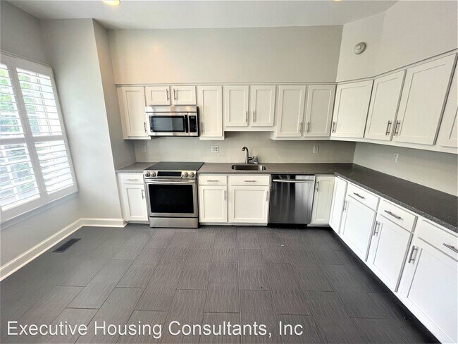 Building Photo - 4 br, 4.5 bath House - 3741 Winfield Ln