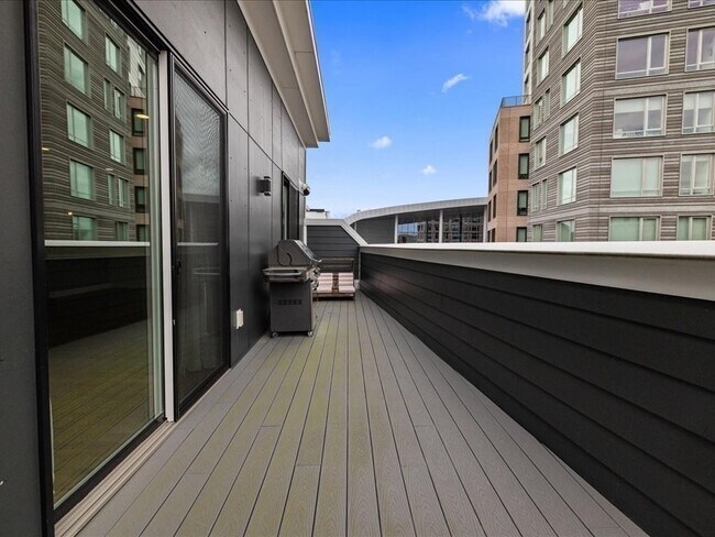 Building Photo - 50 Hichborn St