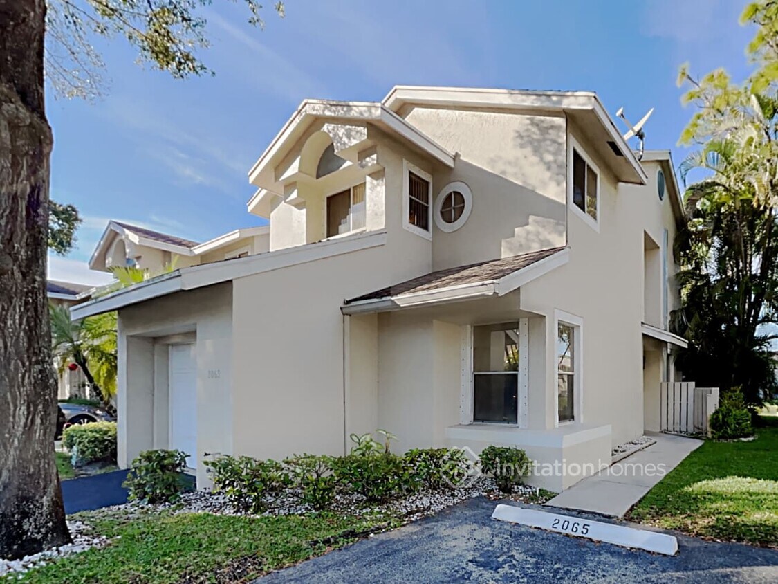 Primary Photo - 2065 Discovery Cir E