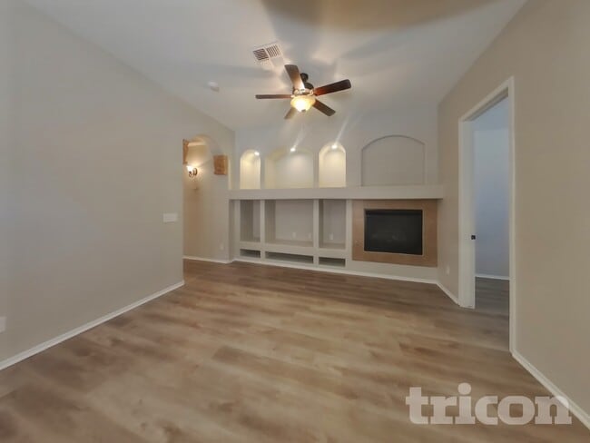 Building Photo - 7731 S 45th Ln
