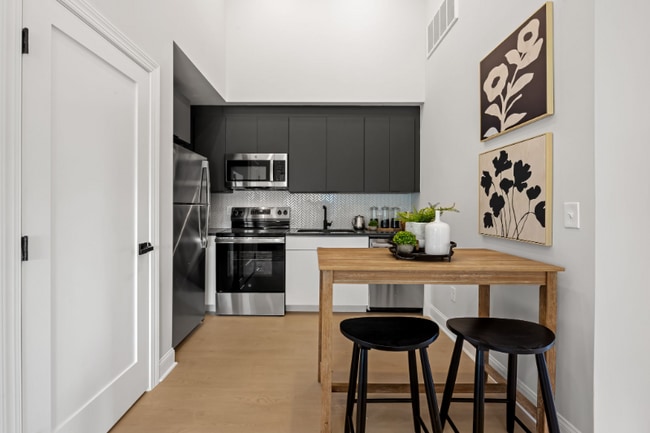 Building Photo - 600 N Howard St