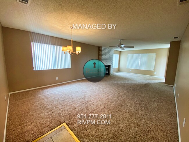 Building Photo - 360 Myrl Pl