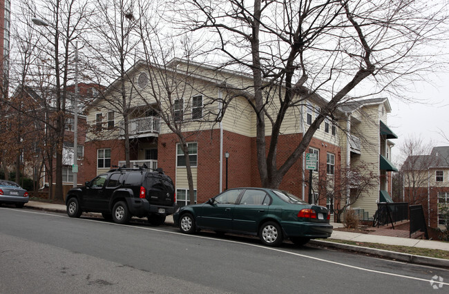 Building Photo - Courthouse Crossings Apartments