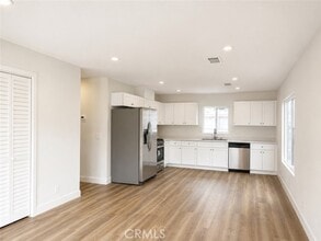 Building Photo - 1040 El Camino Dr