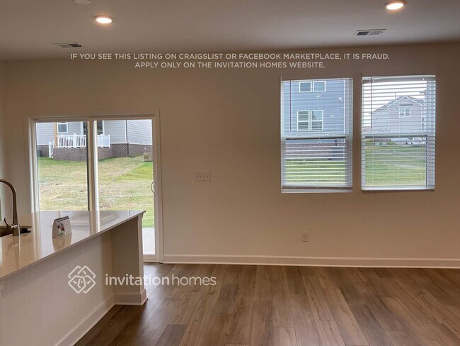 Building Photo - 257 W Millbrook Dr