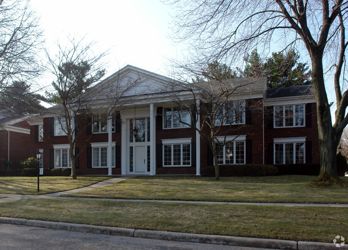 Foto del edificio - 6621-6631 Kingsbridge Dr