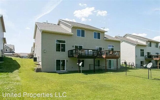 Foto del edificio - 3 br, 3 bath House - 1782 Sara Ct