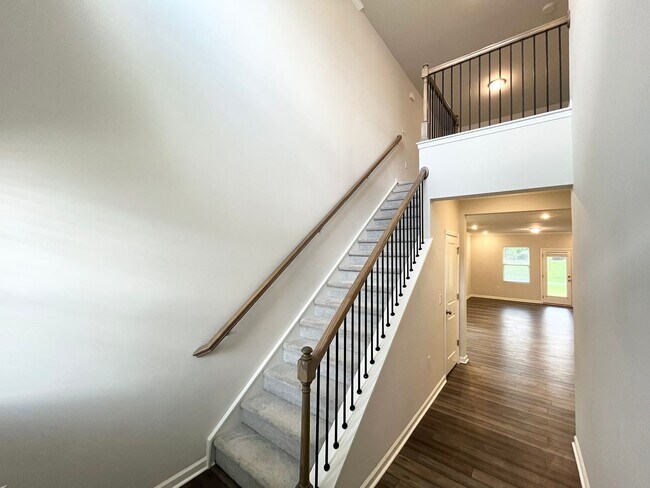 Building Photo - Newly Built 4BD, 3.5BA Zebulon Home with a First Floor Bedroom and Screened Patio in an HOA Commu...