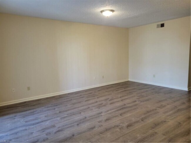 Building Photo - 3545 Brigita Ct