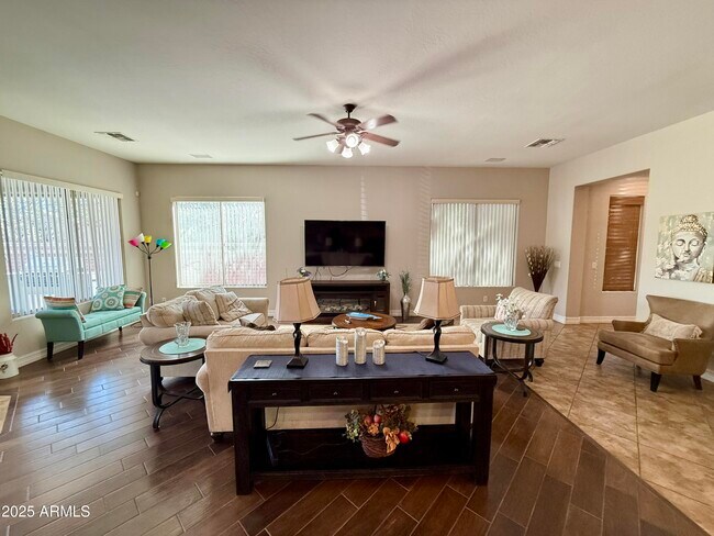 Foto del edificio - 15344 W Corrine Dr