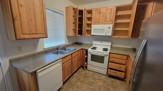 Foto del edificio - Townhome in Fantastic Springville Location