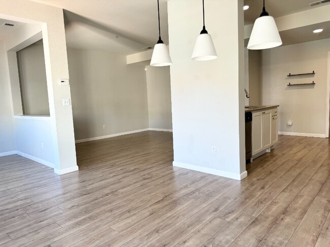 Foto del edificio - 88 E 6th St