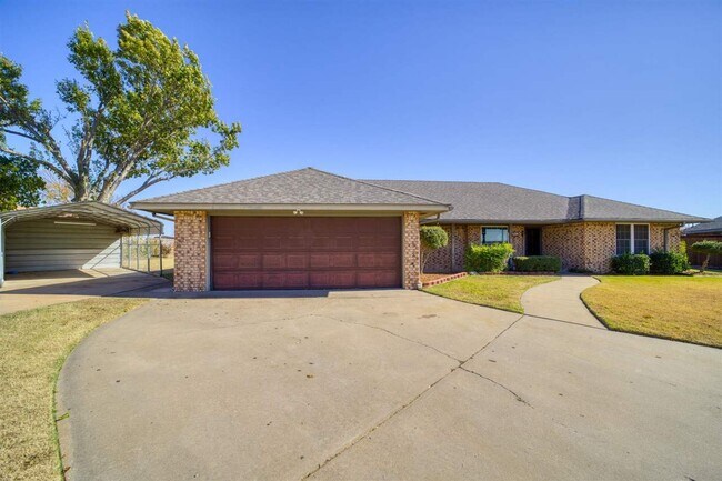 Foto del edificio - 308 SE Camelot Dr