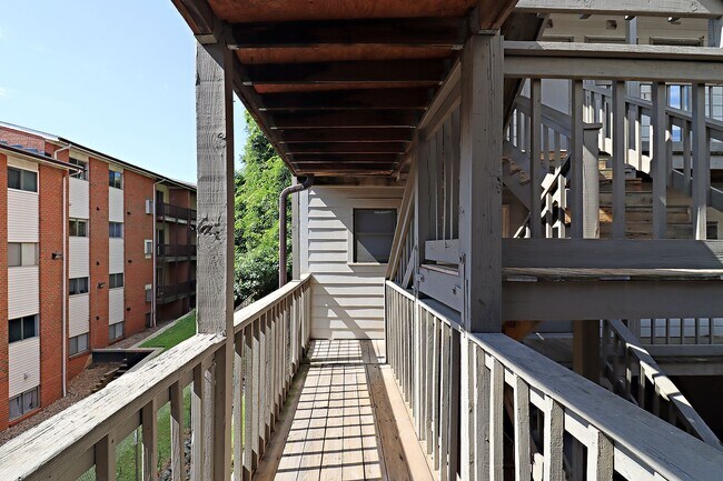 Building Photo - Steps From The UVA Corner