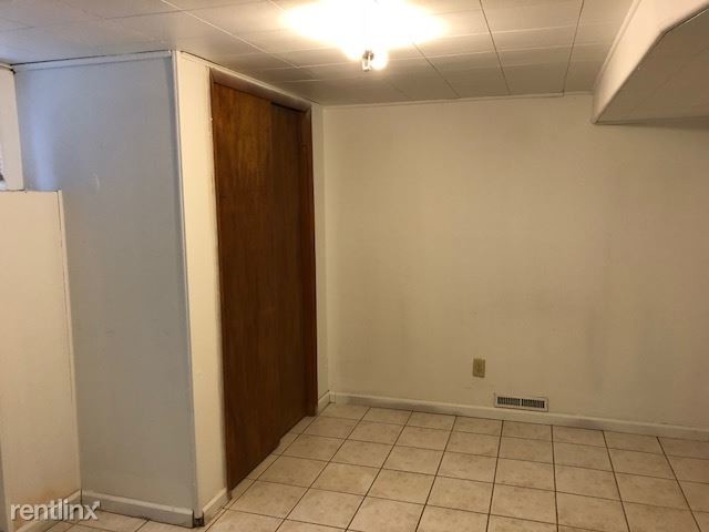Building Photo - 1 br, 1 bath  - 317 1/2 Myrtle Ave