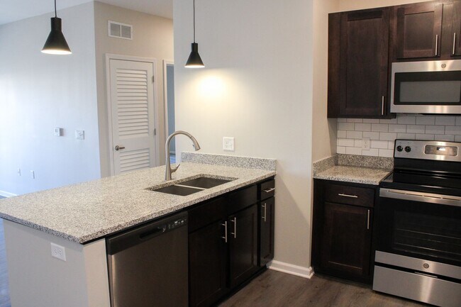 Foto del edificio - 3251 Redhawk St