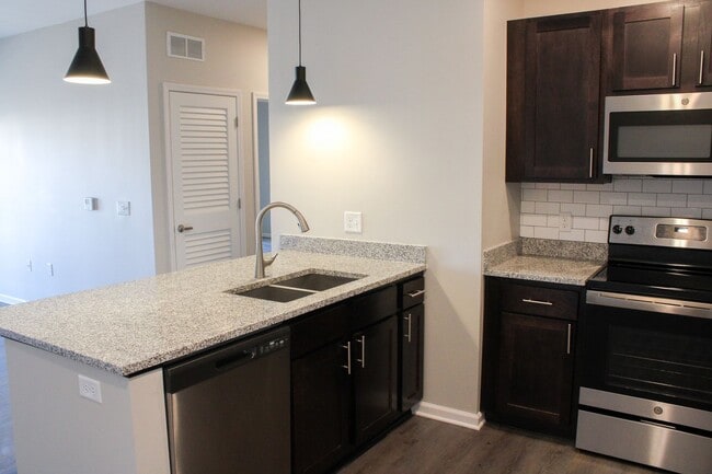 Foto del edificio - 3261 Redhawk St