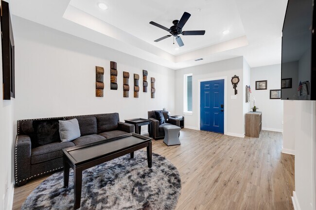 Foto del edificio - 10317 Lake Rd