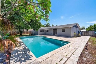 Building Photo - 6848 NW 27th Way