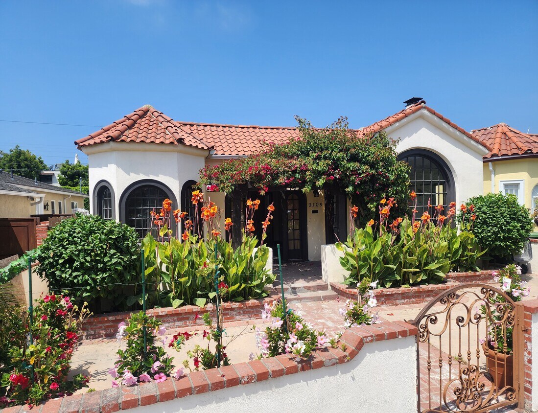 Primary Photo - 3109 Stanford Ave