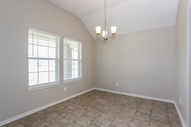 Building Photo - 1401 Oregon St