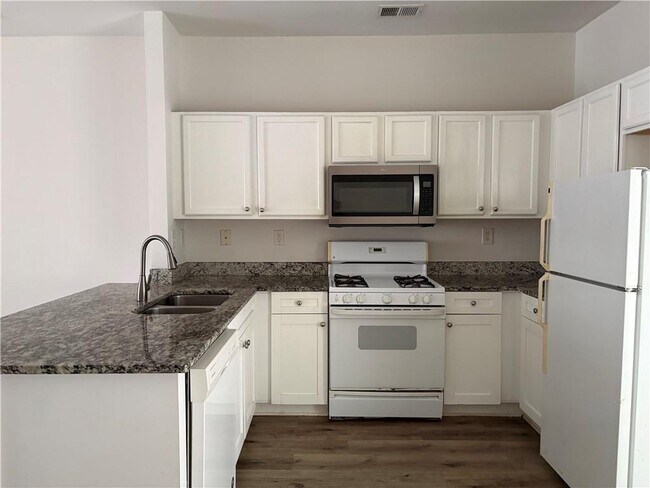 Foto del edificio - 1581 Cove Creek Cir