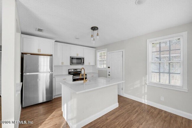 Foto del edificio - 2981 Ernest St