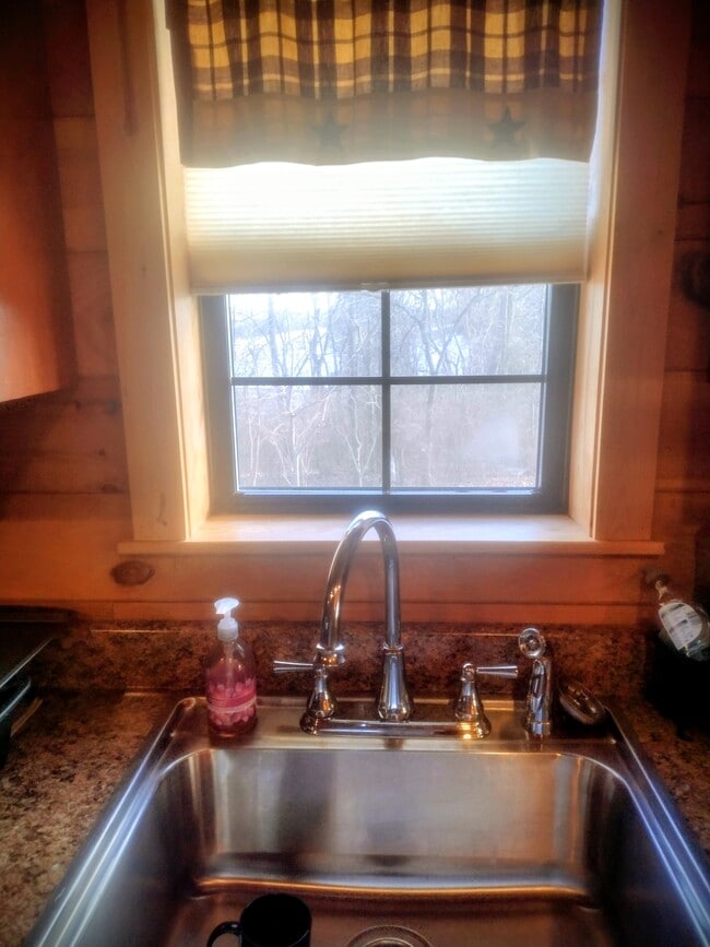 Foto del edificio - 554 Hovermale Ln