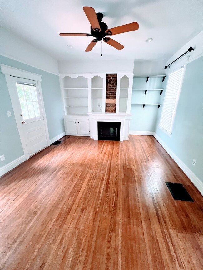 Foto del edificio - 4 Bedroom House in Lynchburg