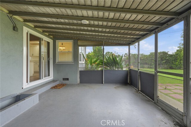 Foto del edificio - 15853 Romar St