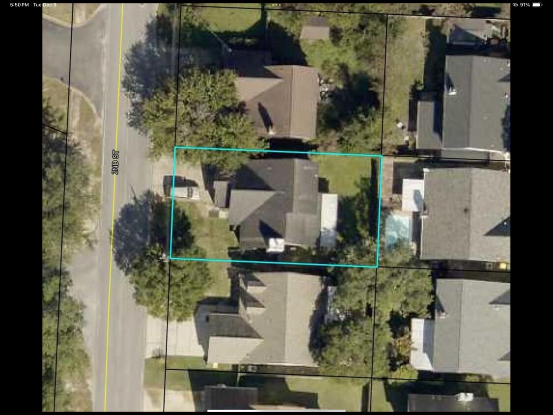 Building Photo - 10 2nd St