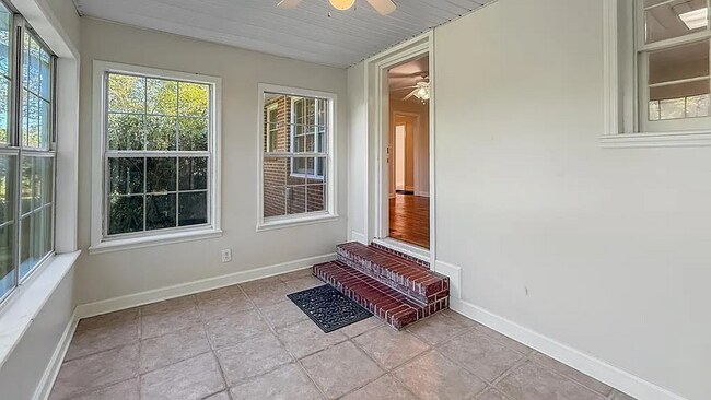 Foto del edificio - 2206 White Oak Dr