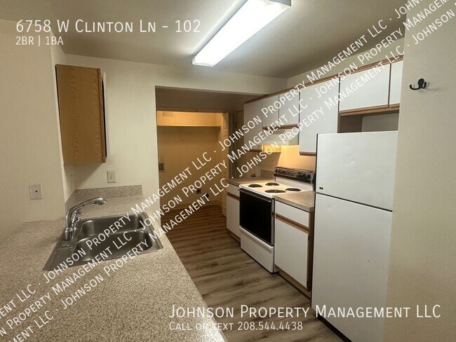 Foto del edificio - 6758 W Clinton Ln