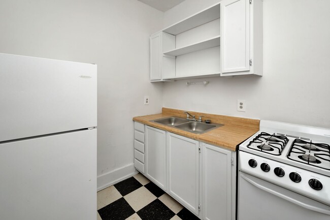 Interior Photo - Montrose and Montclair